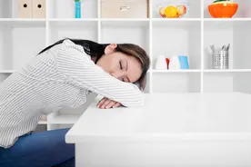 总觉得又困又累，可能与这4个原因有关，不要视若无睹，及早调理图片