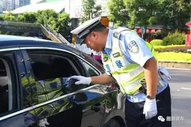 私家车迎来“新式严查”！违反这“两项规定”，驾驶证最高扣3分罚300！图片