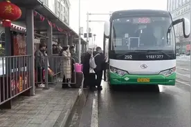 回家过年！武汉公交全力确保返乡市民出行顺畅图片