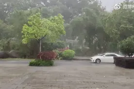 广东有100多个暴雨预警，深圳进入暴雨戒备状态图片
