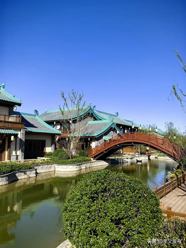 在孝义老城邂逅灿烂春光