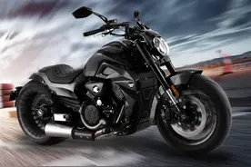 新车 | 售59800元，香帅独狼800上市，配310毫米宽胎/后空气悬架图片