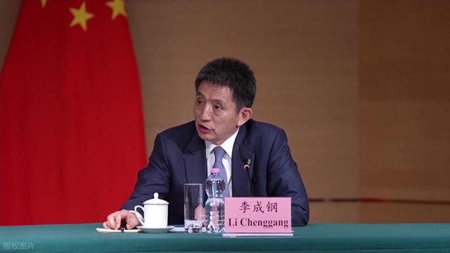 特朗普宣布加税名单，中国成了唯一特例，真把这当仗来打了