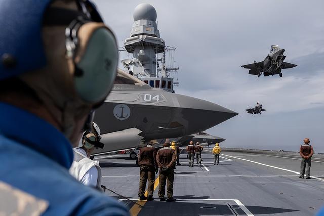 F-35飞行员告急！意大利砸70亿建学校，美军学员倒贴来，欧洲看呆