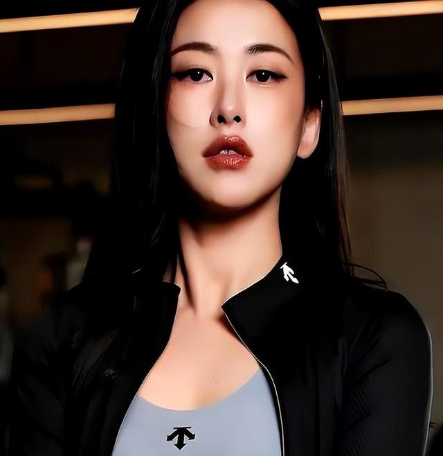 身价过百亿	，坐拥北京一条街，出门私人飞机，京圈富婆都有谁？