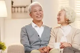 大家发现没，人到老年只有一个家，其它的都不是自己家图片