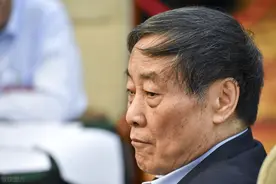 从首富到第31富，宗庆后800亿的身家，为什么会掉队？图片