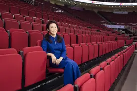 山东神秘女富豪：建五棵松体育馆，巅峰身家曾超马云，她什么来历图片