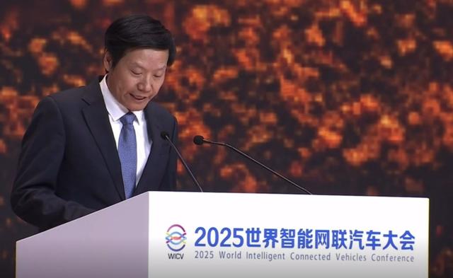 风向变了？官媒接连锐评，没给雷军留一丝体面，董明珠话有人信了