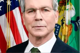 ‌美国新任财长贝森特，最顶尖的天纵英才也拯救不了美国的悲凉图片