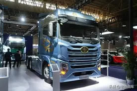 牵引车中的房车 能洗澡的一汽解放鹰途头等舱图片