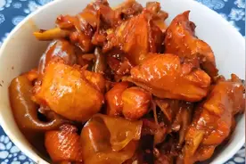 炖鸡时，焯水和直接炖都不对，教你正确做法，鲜香美味，超好吃！图片