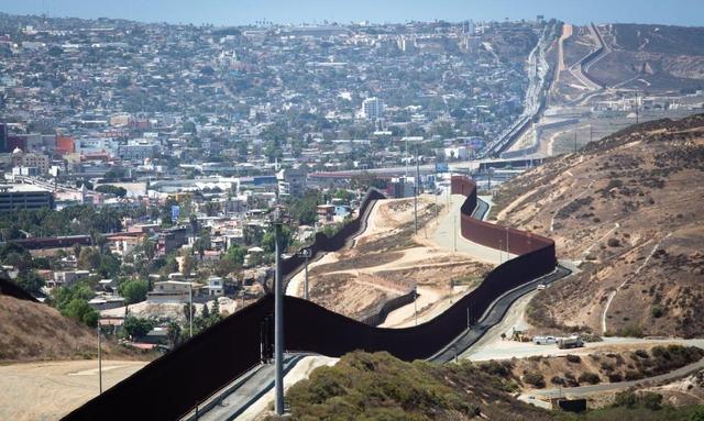 不狠不行的中越边境：数百公里的铁丝网，这下越南人看了都老实了