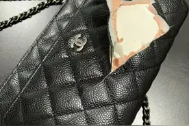 奢侈品从不骗穷人，但架不住月薪五千的小仙女，花半年工资买包图片