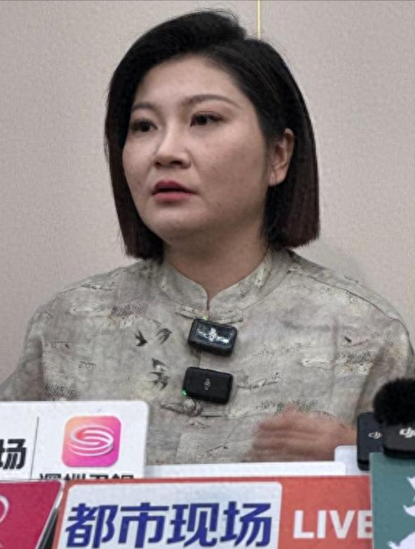 王暖暖坠崖离婚案一审结束！现场抹泪致谢，丈夫泰国服刑视频出庭