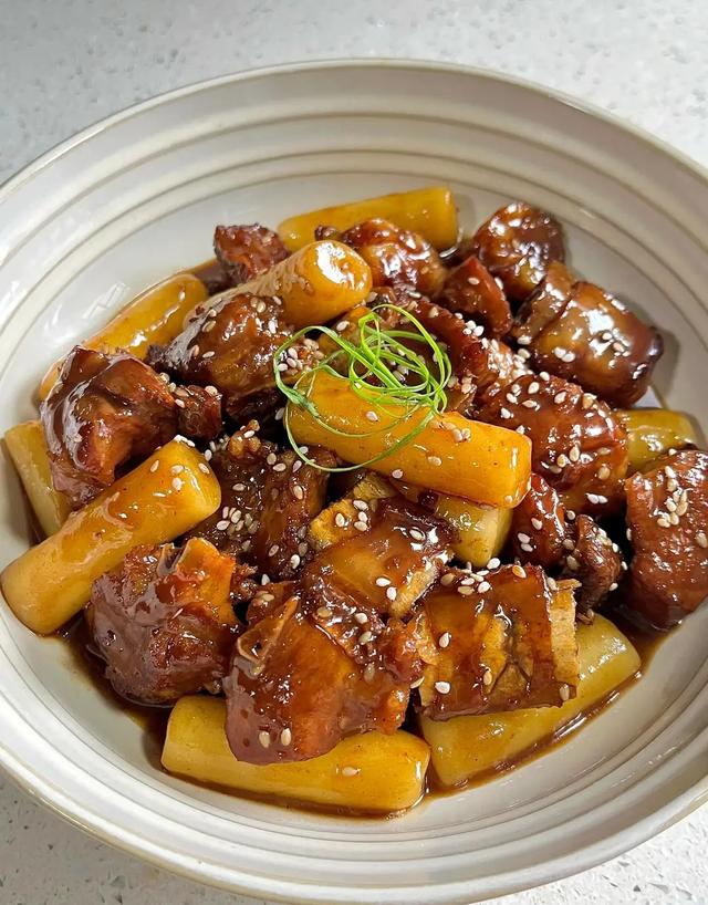 吃一斤它等于吃10只鸡，一降血脂、二降血糖、三降胆固醇，别不懂