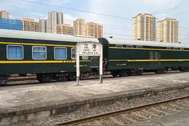 成渝铁路江津站现在只有一对客车 以后江津铁路客运大都在江津北站图片