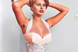 罕见历史照片，德国进攻苏联后斯大林沉默，FBI超大型指纹信息库图片