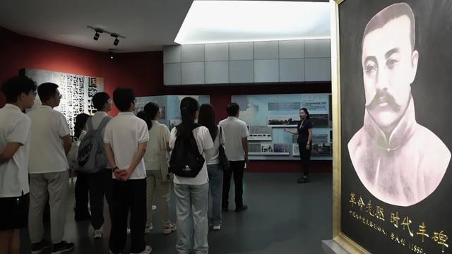 【大钊精神我传承】李大钊纪念馆迎参观高峰 红色基因赓续抗战精神