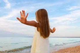 外婆说:贵人不顶重发，头发多是劳碌命，头发少的人才命好呢图片