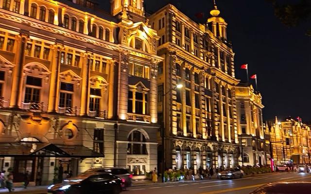 实拍上海滩夜景精华，每年吸引国内外无数游客打卡！