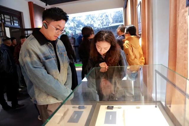 庐山景区联合党委组织开展“铭记抗战历史，弘扬伟大抗战精神”主题党日活动