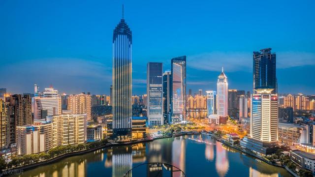 中国下一个“小香港”，不是成都、上海，这座城市才是黑马！