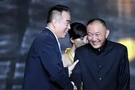 韩三平，电影播放之前那条龙，是他养的吗？图片