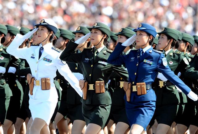 反华势力出现？93阅兵期间，多人公开诋毁中国，内容荒诞身份特殊
