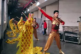 央视春晚进行第四次彩排塔沟武校三个节目精彩上演图片