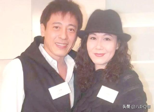 夫妻俩为了不变老，坚持31年不吃肉不生子，如今59岁近照太尴尬
