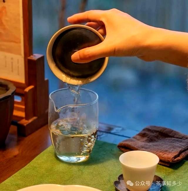 你有没有发现	，越来越多的人开始在家喝茶？