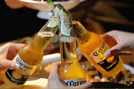 1杯白酒等于3瓶啤酒？拼酒想不输，牢记这3点，让你喝酒不吃亏图片