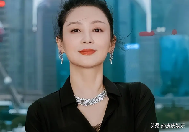 长得太美被导演占为己有，4年后生下大明星儿子，16岁开始争光了