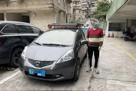 “赌气”开车“蛇形走位”还无证驾驶，广东江门一男子被行拘图片