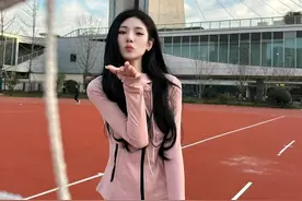 小姐姐瑜伽裤爬山第二十四弹图片