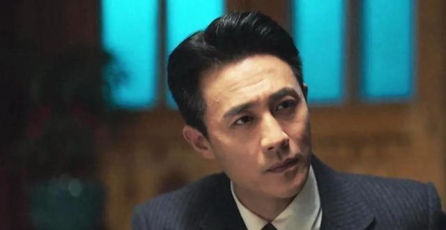 《隐锋》贾云武服毒自尽前留供词	，才懂他愚忠终成一场笑话。