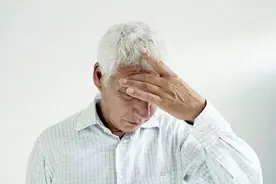 以为是普通头痛，却查出脑肿瘤！医生：这4点区别，您一定要知道图片