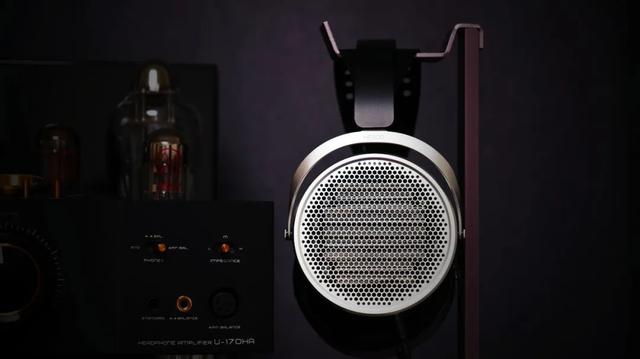 HIFIMAN HE600这款新品平板耳机，它会让我想起这么一位演员……