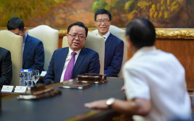 中国驻菲大使离任，马科斯罕见表态：决不让南海问题左右两国未来，背后有何玄机？