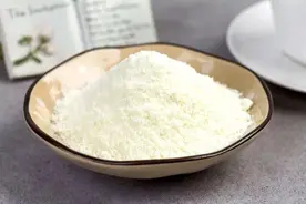 千万别再被忽悠了！三招教你辨别优劣羊奶粉图片