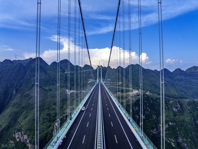 “世界第一高桥”能有多好玩？一起瞧瞧桥→