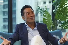 香港男星离婚后人财两空，前妻出轨带着孩子消失，提及前妻表不屑图片