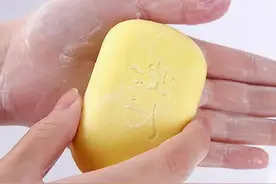 “硫磺皂”还可以洗头？上海一女子坚持使用半月，竟出现了神奇的效果图片