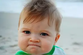 还记得表情包里的成功小孩吗？他18岁了？图片