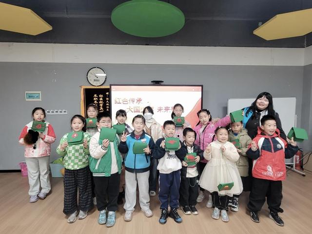 红色文化之旅温情启幕 青少年解锁“勇气与智慧宝藏”