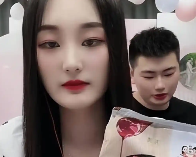 大衣哥案终于判了，全网大快人心，但有一人怕是肠子都要悔青了