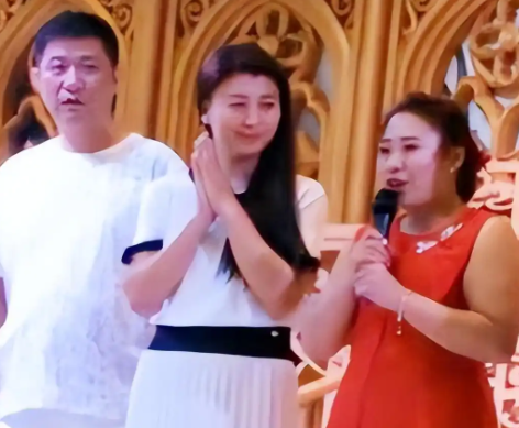 钱再多有什么用？闫学晶如今的现状，给所有53岁的女性提了个醒