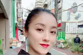 她本有大好前途，举报张艺谋超生，现在销声匿迹了图片