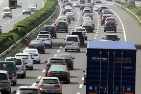 9月26日【油价涨了】一夜激增，全国95,92号汽油“大跌365元/吨”后，9月每吨已涨100元图片